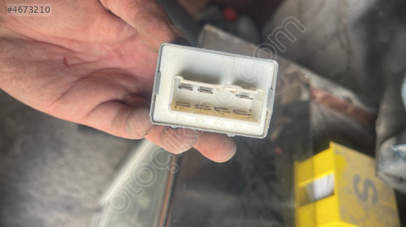 HONDA CİVİC İES 99 MODEL BENZİN YAKIT POMPASI ROLESİ ÇIKMA ORJ