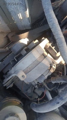 Renault 19. 1.8 klimalı sarz dinamosu yedek parça