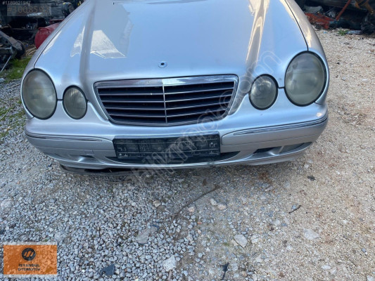 MERCEDES E270 W210 KAPUT 