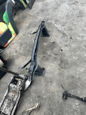 BMW X5 ÖN TAMPON DEMİRİ