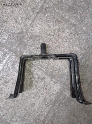 8K0802715A 08-12 A4 ORJ. ÇIKMA STRPNE MONTAJ BRAKETİ
