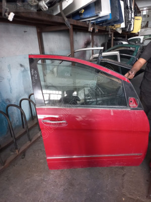 MERCEDES B SAĞ ÖN KAPI