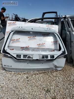 Skoda scala çıkma arka bagaj kapağı beyaz