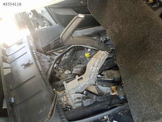 Renault Megane 4 El fren kolu