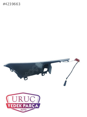 8W1959518D SAĞ ÖN KAPI İÇ SÜS ÇERÇEVESİ LEDLİ AUDİ A4 A5 RS4 RS5