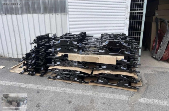 DACİA DUSTER 4X4 ARKA BEŞİK ORJİNAL SIFIR