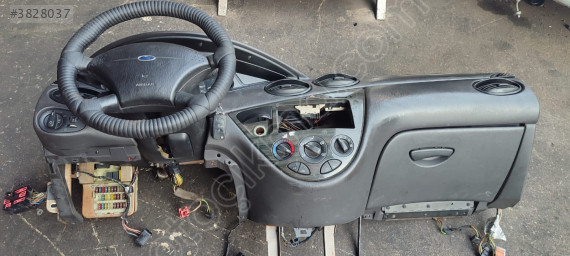 Ford Focus 1 Gögüs airbag takımı