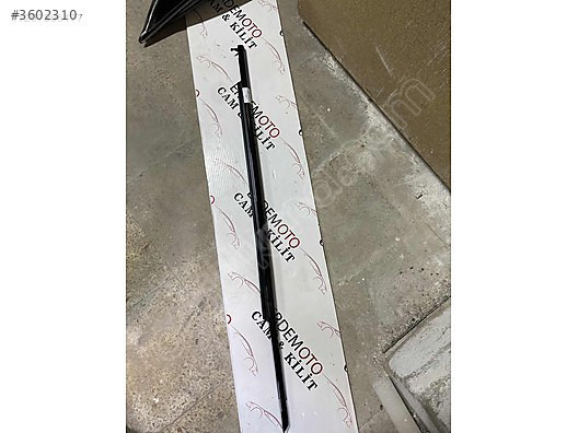 BMW G30 SAĞ ÖN KAPI CAM ÇITASI