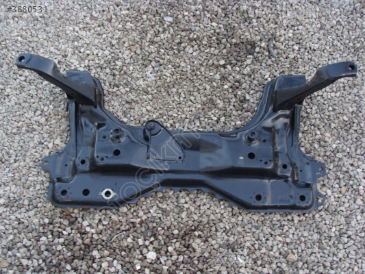 FORD FOCUS 1998 SONRASI MOTOR ALT TRAVERSİ
