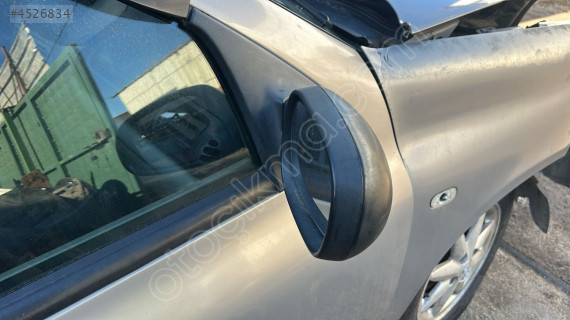 Clio 2 sağ ayna araçtan sökme