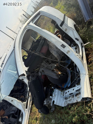 2012 nemo kesme sol arka çamurluk