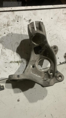 5QD407257A orjinal vw golf7 sol ön taşıyıcı