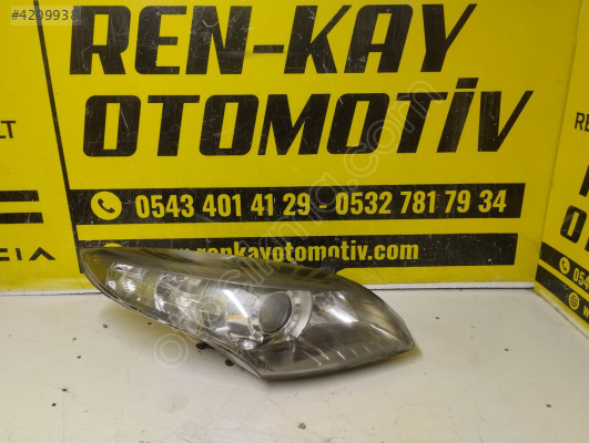 260100021R RENAULT MEGANE 3 SAĞ ÖN FAR ORJ ÇIKMA RENKAY KOCAELİ