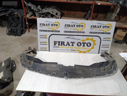 A2055051830 MERCEDES BENZ W205 C SERİ RADYATÖR HAVA GİRİŞİ