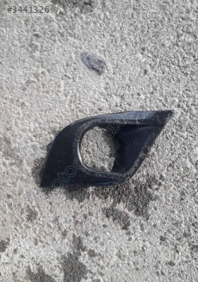 Renault Clio 4 faz 2 sağ sis farı çerçevesi