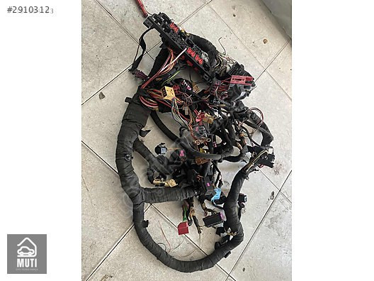 Audi A4 passat iç elektrik tesisatı sökme 8D1941824