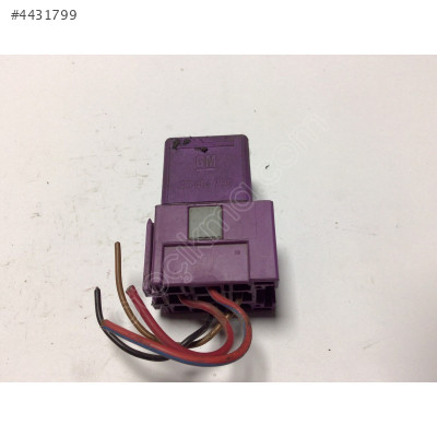 Opel Astra G Yakıt Pompa Rolesi 90464759