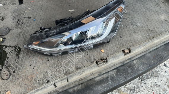 FORD FOCUS SOL ÖN FAR ORJİNAL ÇIKMA 2023-