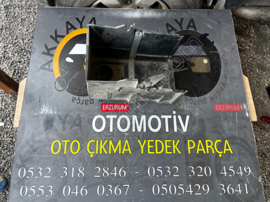 AM51-10723-AD Focus 3 Akü Kabı Orjinal Çıkma
