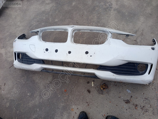 BMW F30 320 ÖN TAMPON