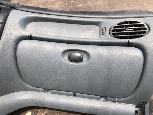 RENAULT SCENİC 1 TORPIDO KAPAĞI