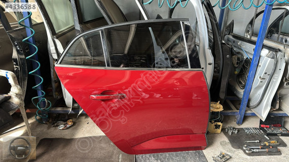 RENAULT MEGANE 4 SAĞ ARKA KAPI BURSA MG