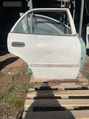 TOYOTA COROLLA SAĞ ARKA KAPI