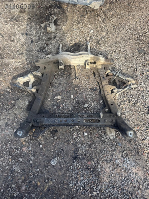 Megane 1 Motor Alt Beşik Travers