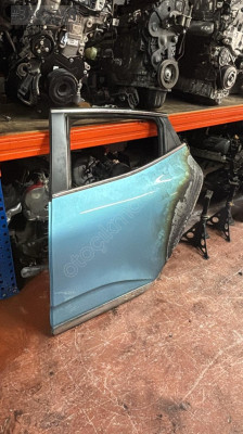 Renault Clio 5 Modeli İçin Sol Arka Kapı Çıkma Parçası