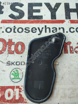 5C6839916B vw jetta 2014 sağ arka kapı iç panel ayırıcı