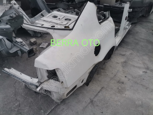 VOLKSWAGEN PASSAT SAĞ ARKA ÇAMURLUK ÇEYREK MARŞPİYEL 1998-2001