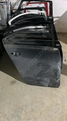 VOLKSWAGEN jetta 11 18 sağ arka kapı ufak hasarlı