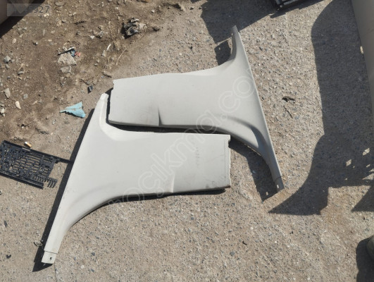 Volvo v40 2014 sağ sol kapı direk plastik