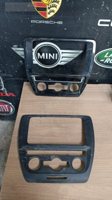 5C6858069 VW JETTA TEYP KLİMA KONTROL PANELİ ÇERÇEVESİ