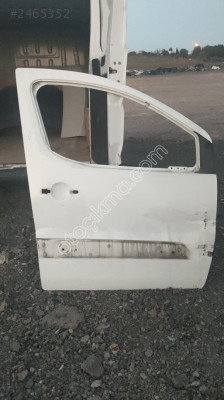 PEUGEOT PARTNER SAĞ ÖN KAPI ÇIKMA ORİJİNAL