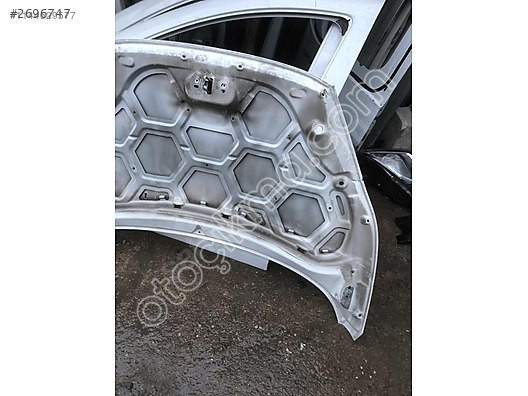 2015 ford fiesta kaput