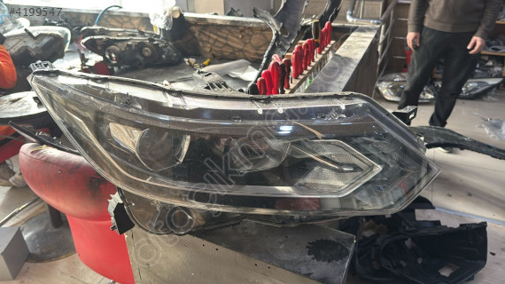 NİSSAN QASHQAİ J11 MAKYAJLI SAĞ FAR