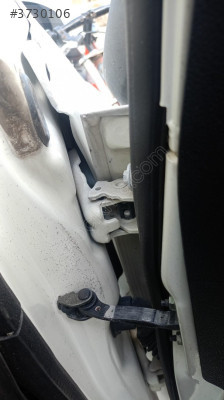 ford fiesta sağ ön kapı menteşesi
