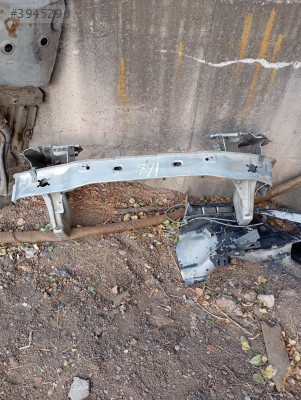 Alfa Romeo 166 ön tampon demiri