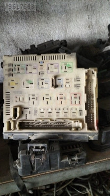 96AG14A073CA Ford escord sigorta kutusu
