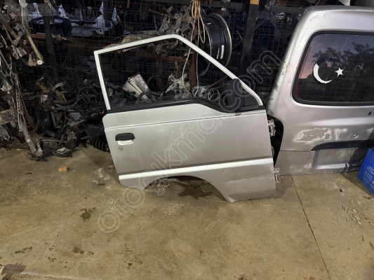 HYUNDAİ H100 HATASIZ SAĞ ÖN KAPI