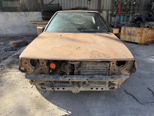 MİTSUBİSHİ LANCER MOTOR KAPUTU ORJİNAL ÇIKMA 1988 MODEL TEMİZ
