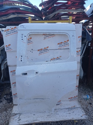 FORD COURİER SOL SÜRGÜ KAPI ÇIKMA BOŞ