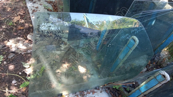 Laguna 1 sağ arka kapı camı yedek parça