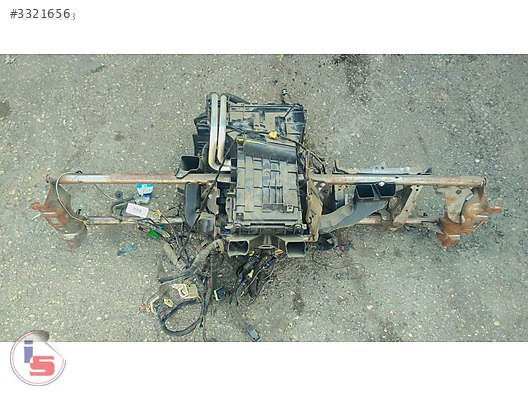 2013 - 2016 Ford Focus Göğüs Demiri Çıkma Yedek Parça