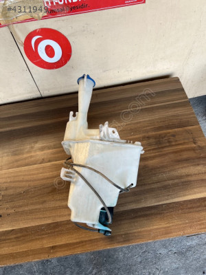 HYUNDAİ İ30 2012-2016 SİLECEK SU DEPOSU ORİJİNAL ÇIKMA