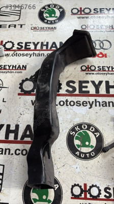 1K0864255C vw golf 6 orta konsol arka havalandırma borusu