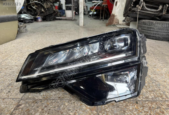 SKODA KAROQ SOL ÖN FAR ORJİNAL EYUPCAN OTO'DA