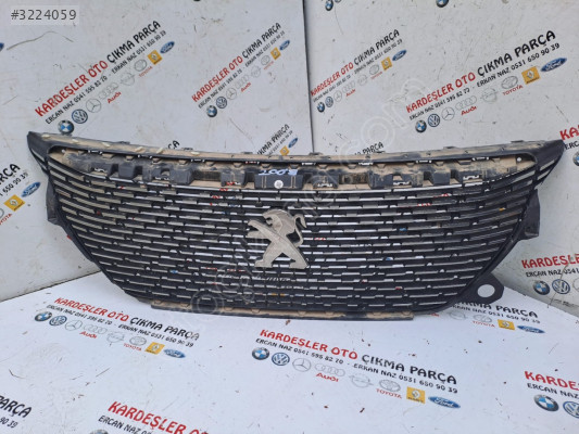 Peugeot 2008 ön panjur (çıkma)