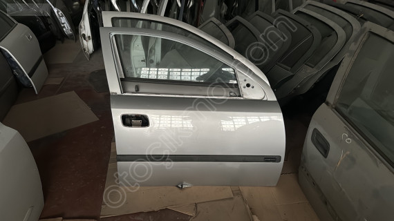 Opel astra sağ ön kapı
